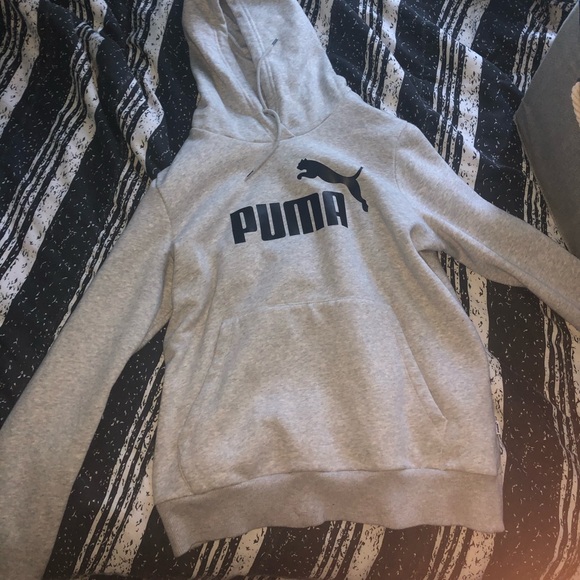 Puma Sweatshirt - Picture 2 of 3
